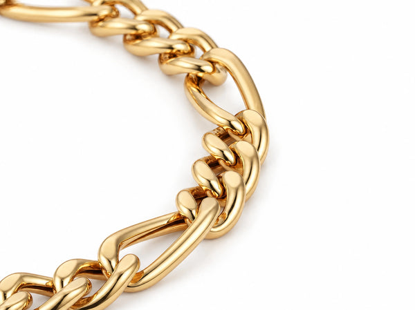 18K yellow gold Figaro bracelet close-up showing the alternating link pattern