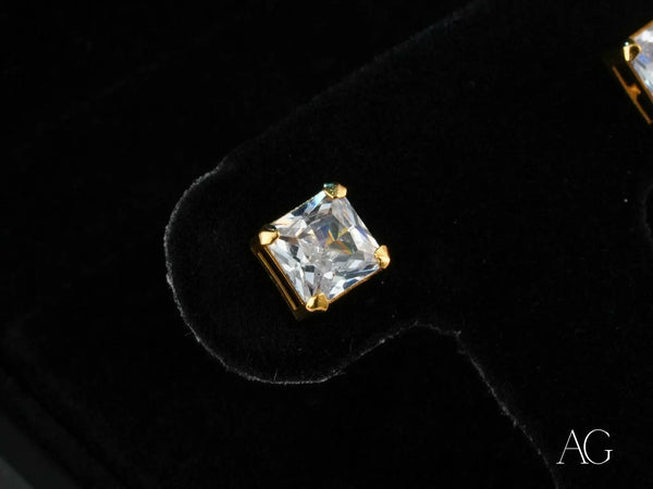 Radiant Luxe 18k gold square-cut cubic zirconia stud earring