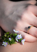 Elegant 18k gold ring with black diamond art gold jewelry
