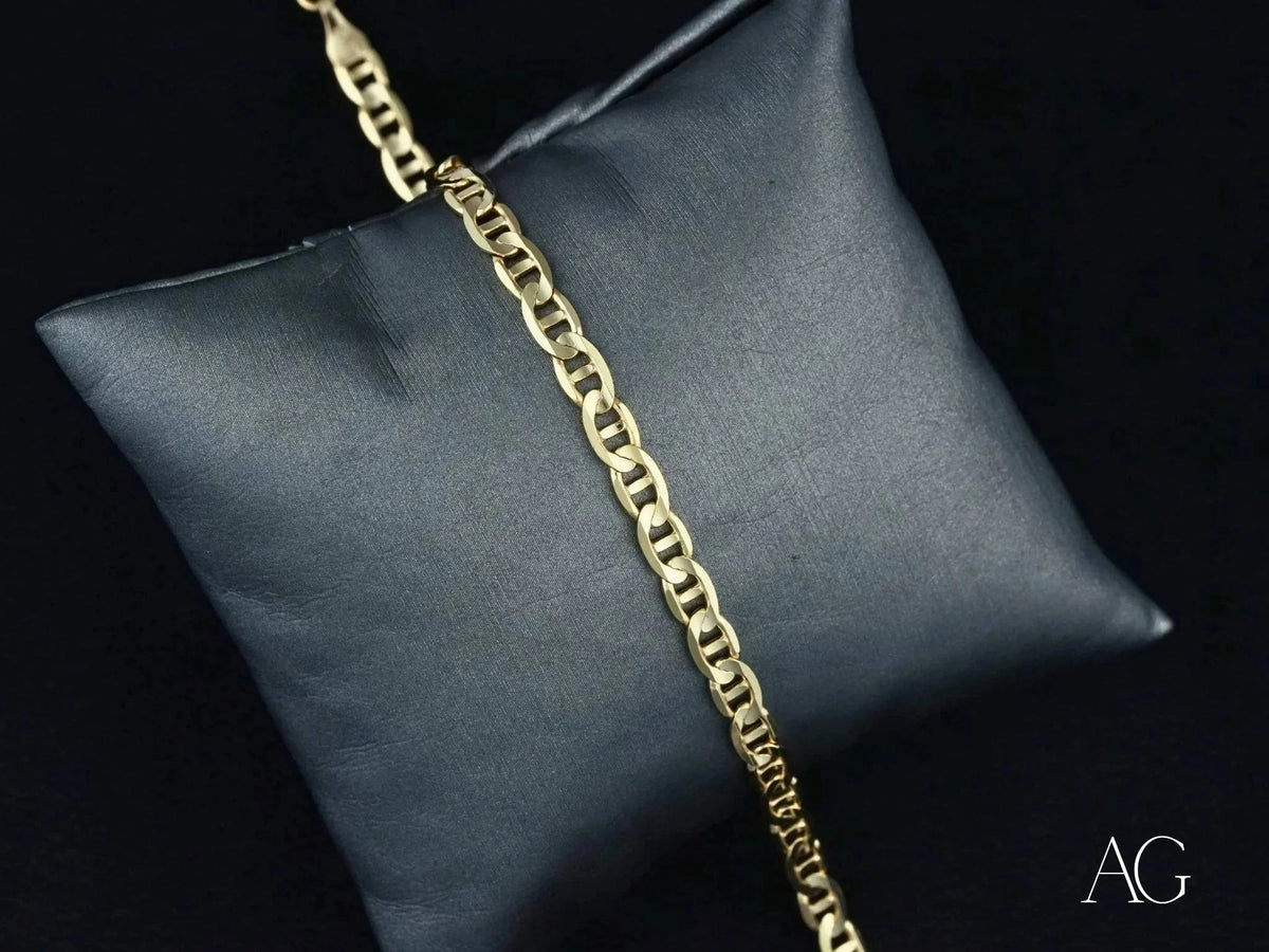 18k solid gold bracelet with navy link pattern