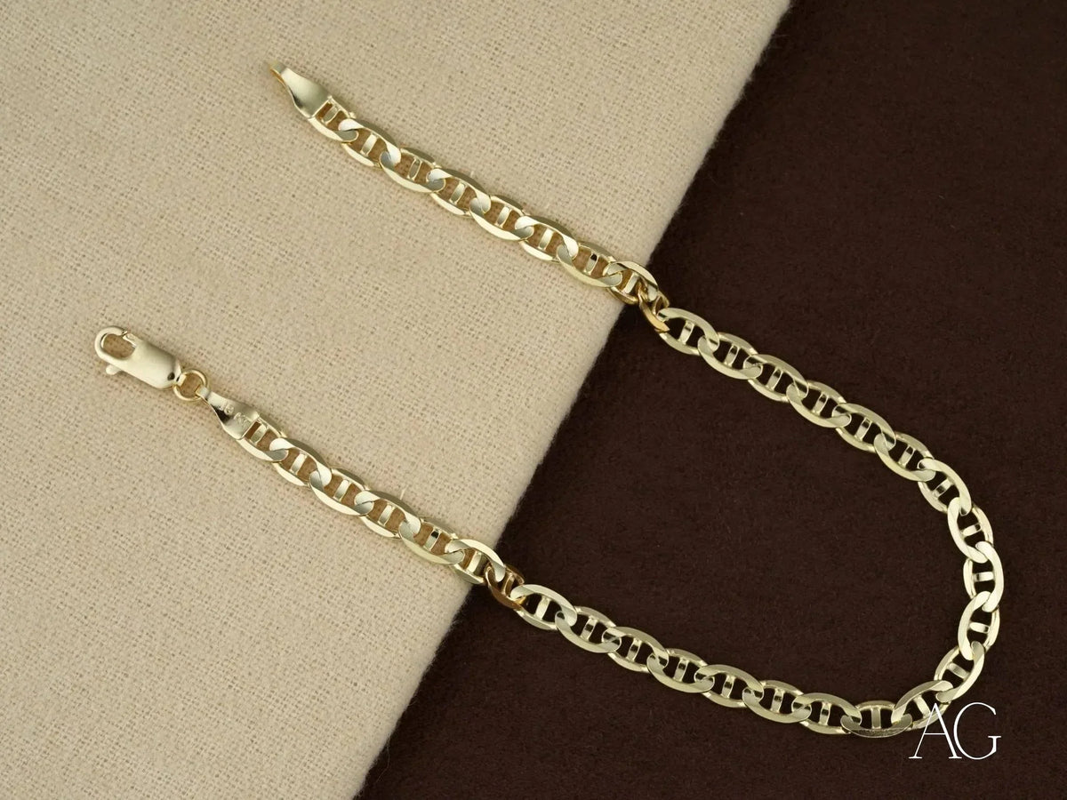 18k solid gold bracelet with navy link pattern and lobster clasp