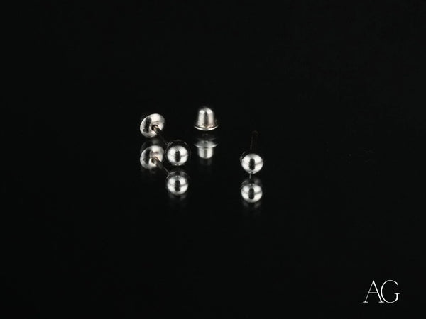 18k white gold 3mm ball stud earrings with screw-back closures