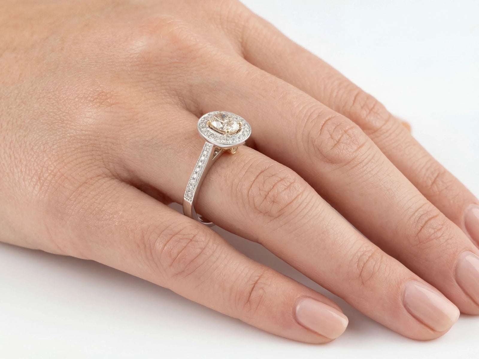 18K white gold diamond engagement ring 0.5ct halo pavé band
