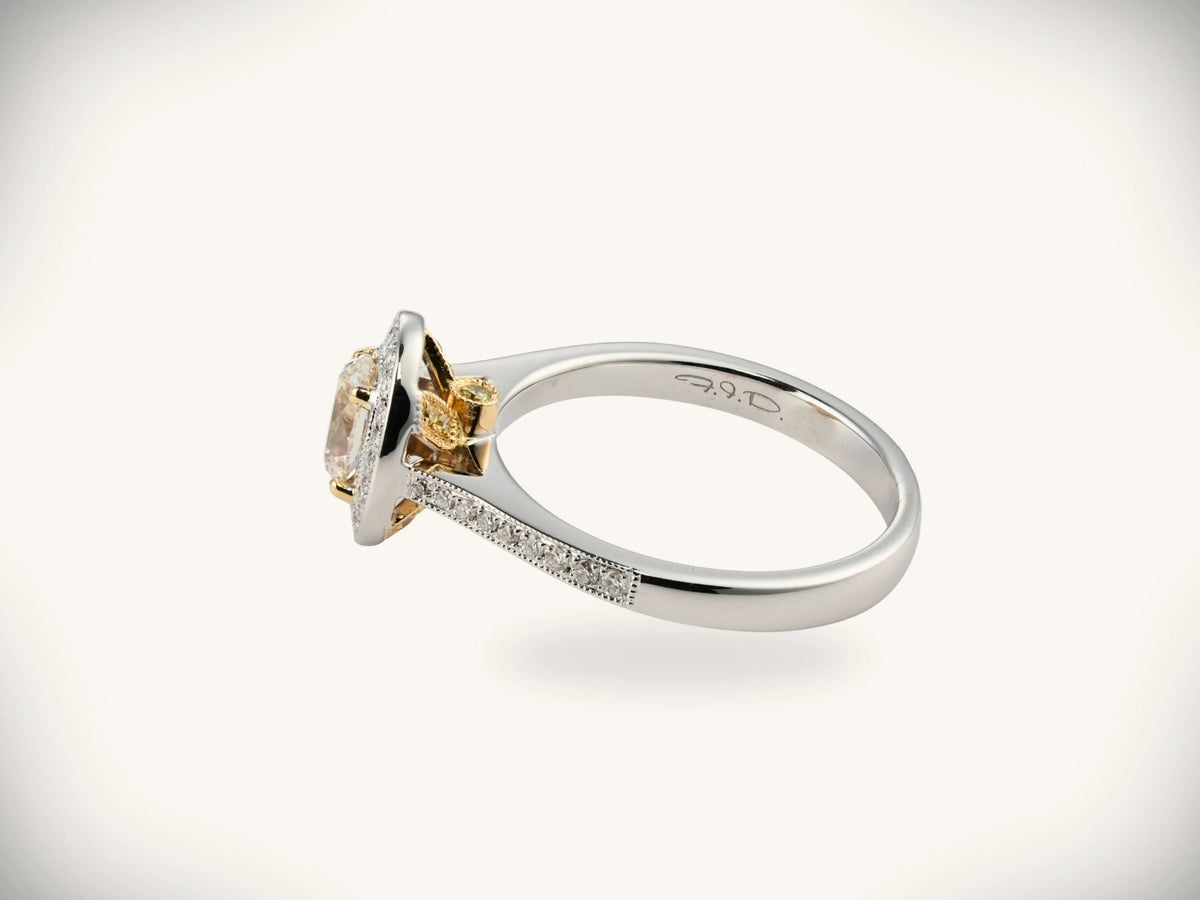 18K white gold diamond engagement ring with 0.5ct cushion-cut center stone