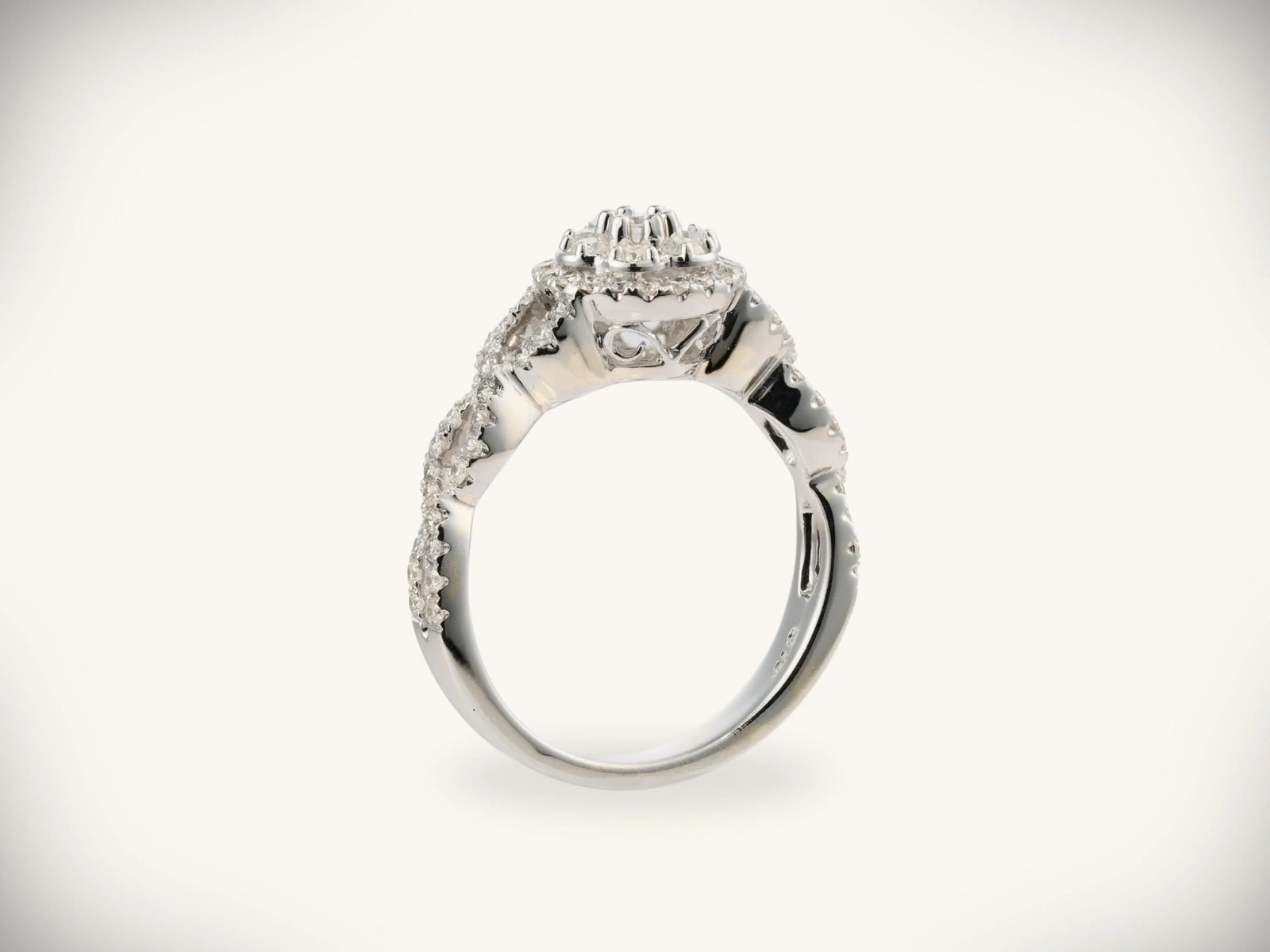 18k white gold diamond engagement ring 0.82ct twisted band