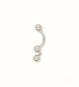 18k white gold bellybutton piercing with curved barbell and dangling bead