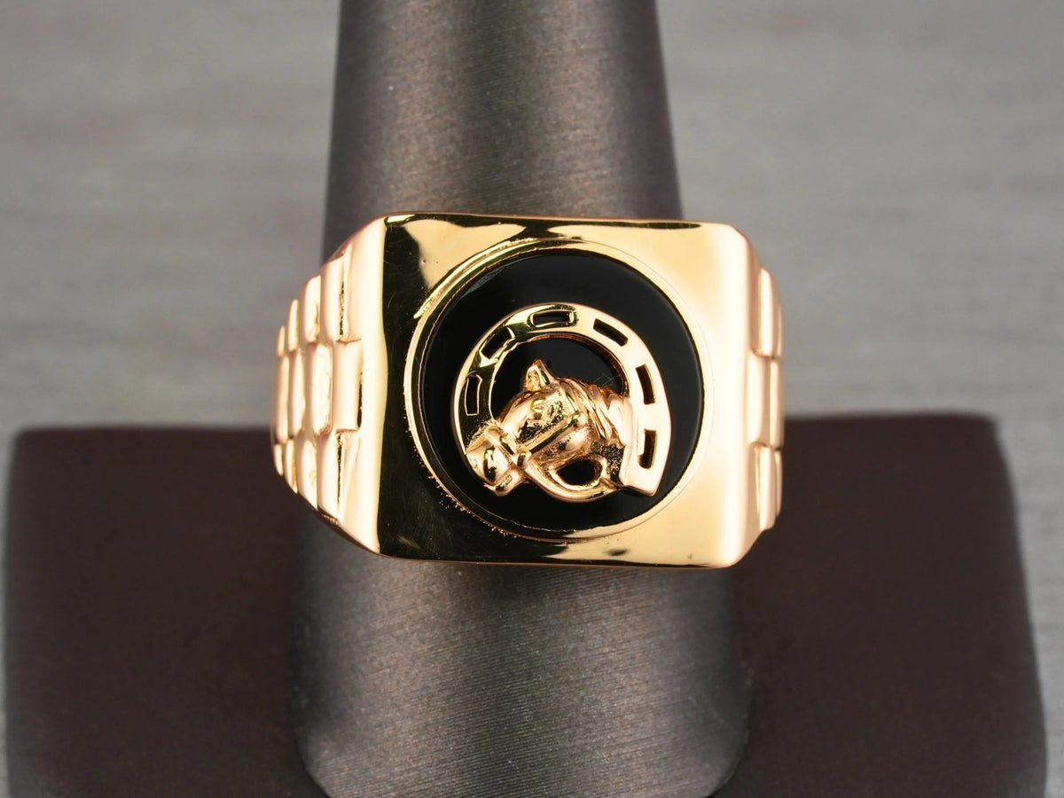 18kg Onix Horse Shoes Ring with Gold Horse Head Motif on Black Oval