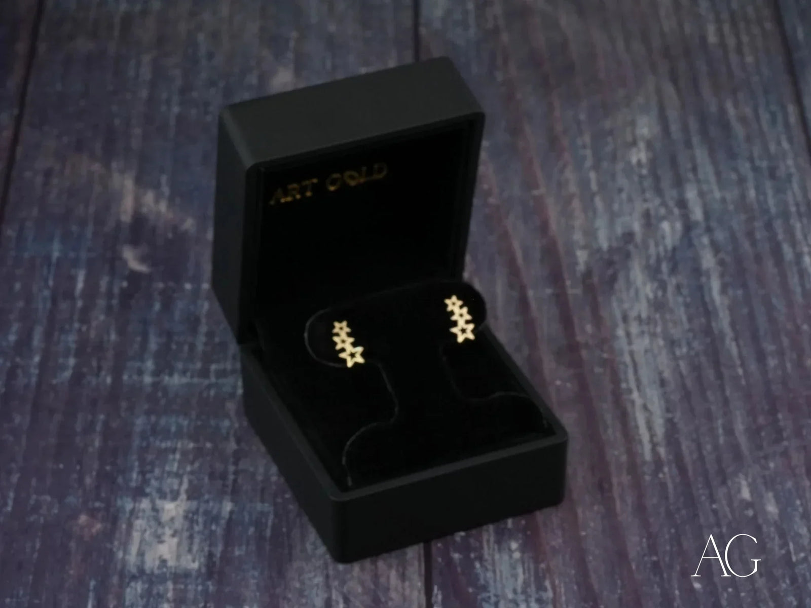 Certified 18k solid gold stars earrings in black velvet box