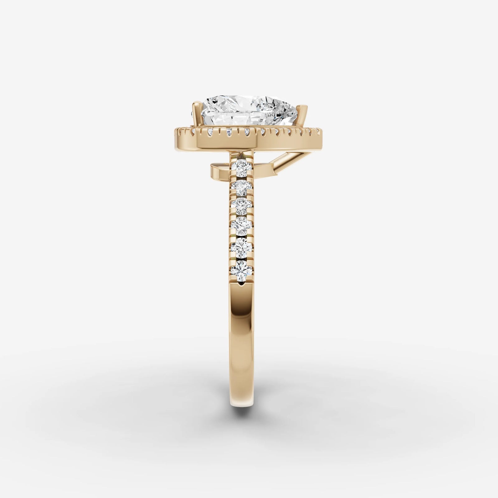 Cathedrale heart diamond setting in gold, angled view
