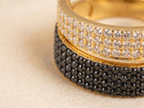 Sophisticated contrast: 18k gold ring with cz