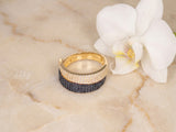 Sophisticated contrast: 18k gold ring with cz