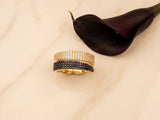 Sophisticated contrast: 18k gold ring with cz