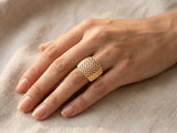 Malha diamond-cut ring worn on hand — 18K gold everyday luxury by ArtGold Everett