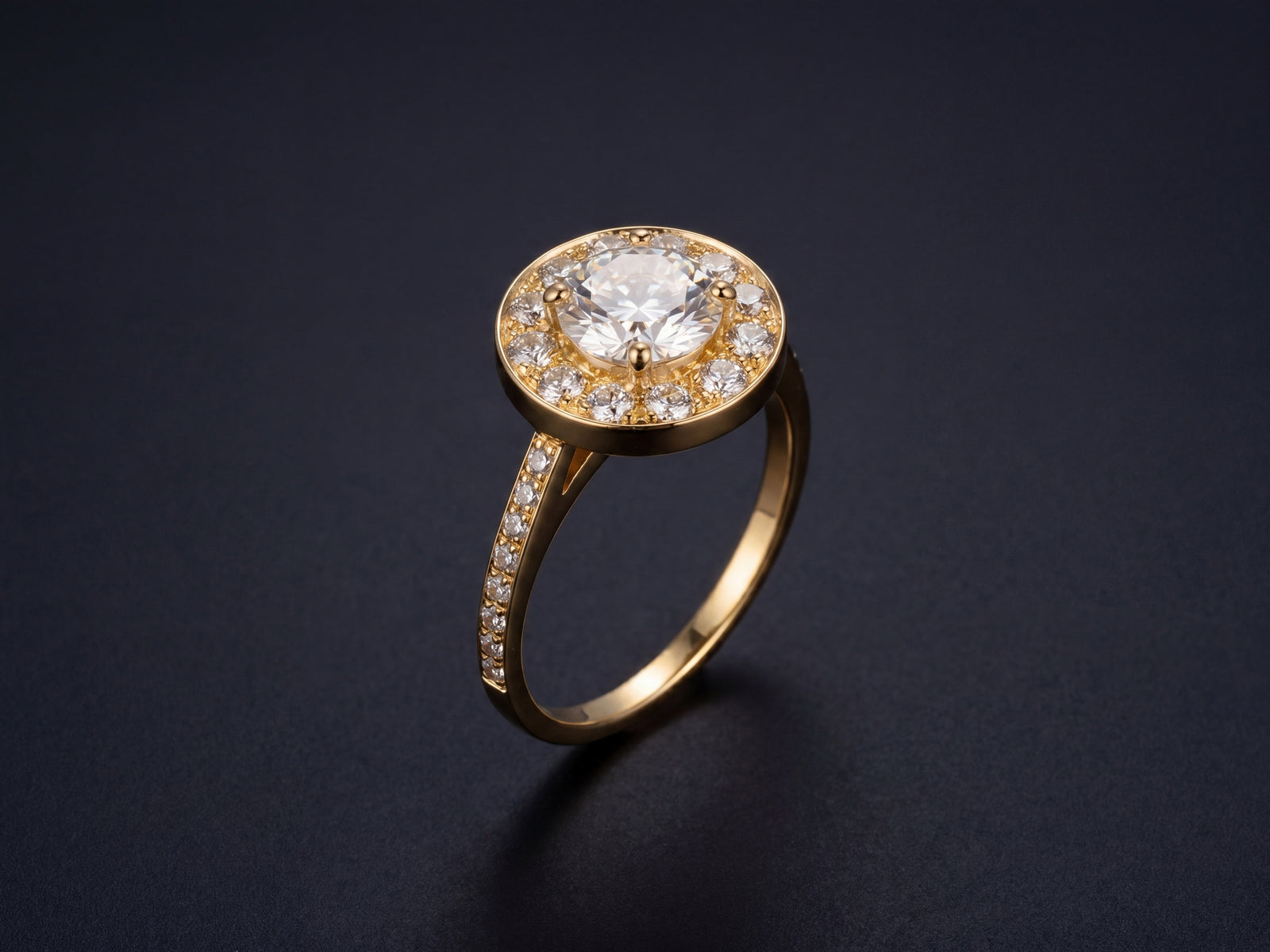 Estrela halo engagement ring in 18K gold — 1.05ct GIA diamond on dark luxury background