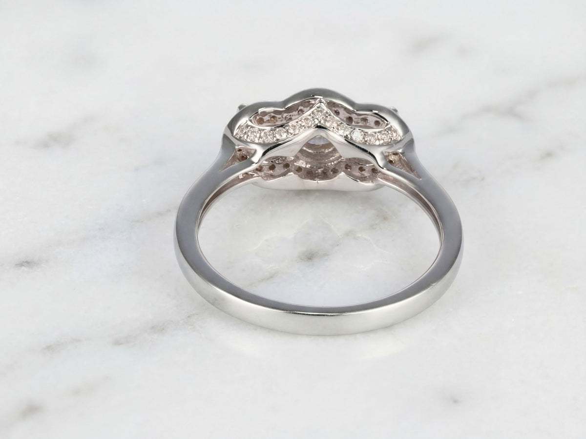 18K White Gold Engagement Ring 3 Center Diamonds Total Diamond Weght 0