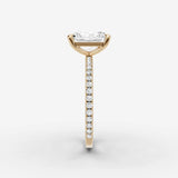 Etoile radiant diamond setting in gold, angled view