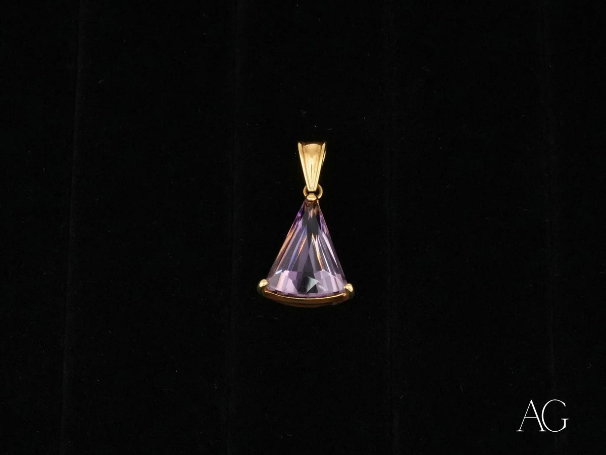 Amethyst trillion pendant in 18k solid gold with triangular gemstone