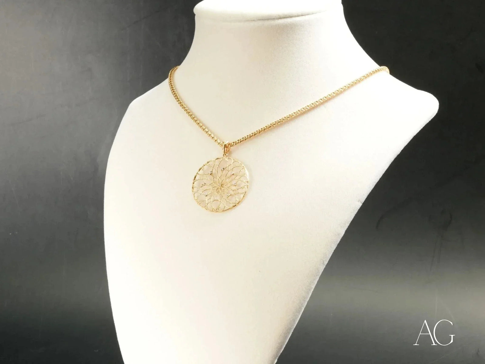 Blossom Spark flower pendant in art gold jewelry