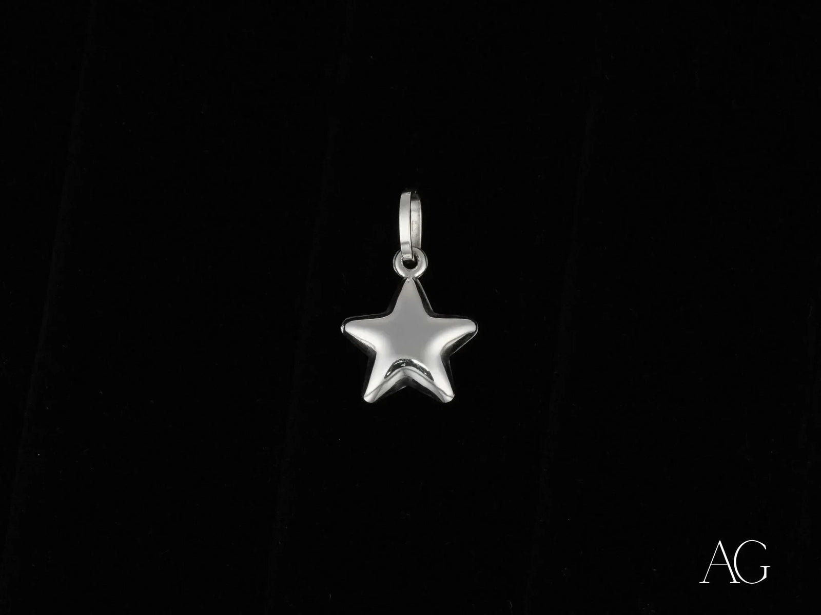 Shiny 18k white gold celestial star pendant with jump ring