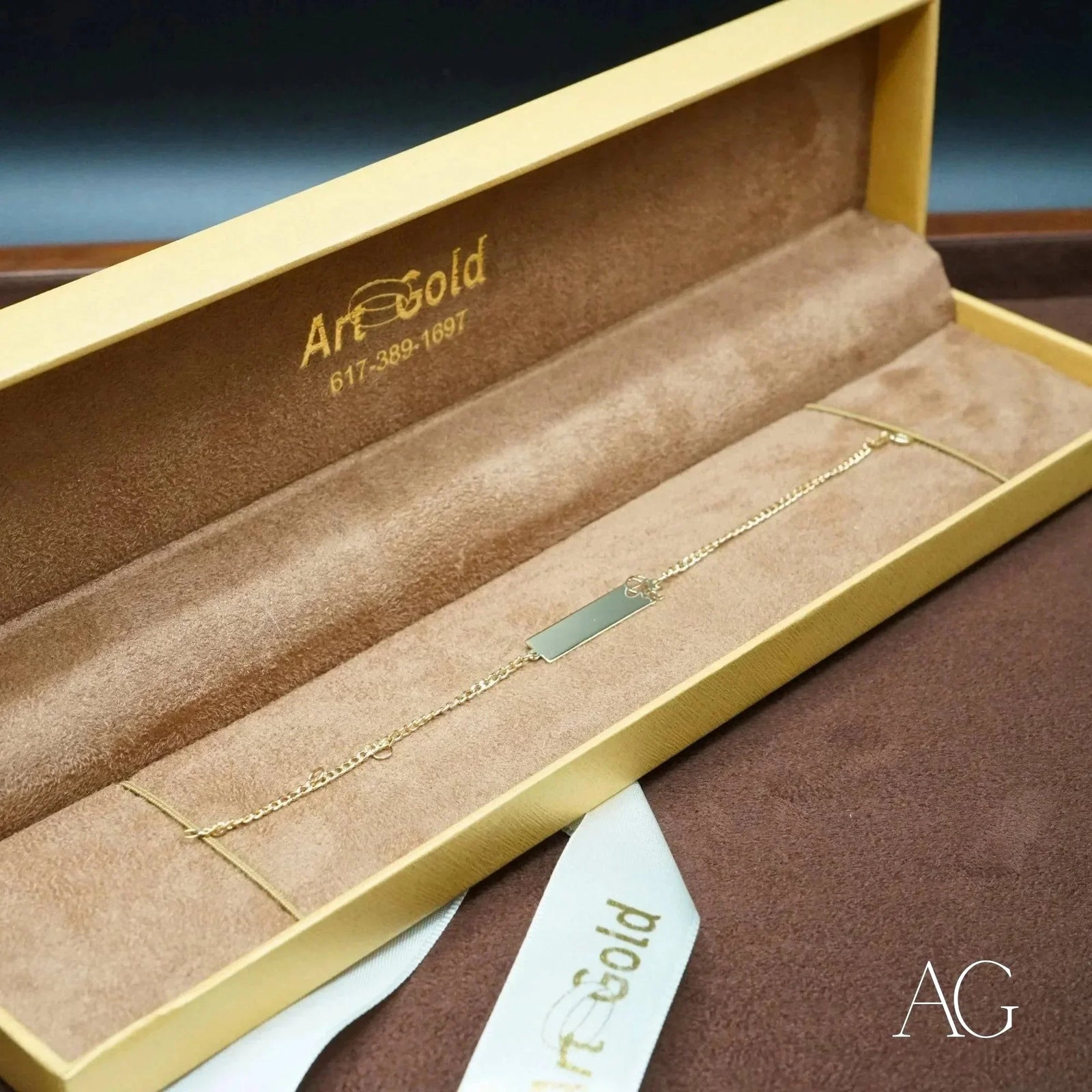 18k yellow gold ID bracelet for boys with engravable rectangular bar