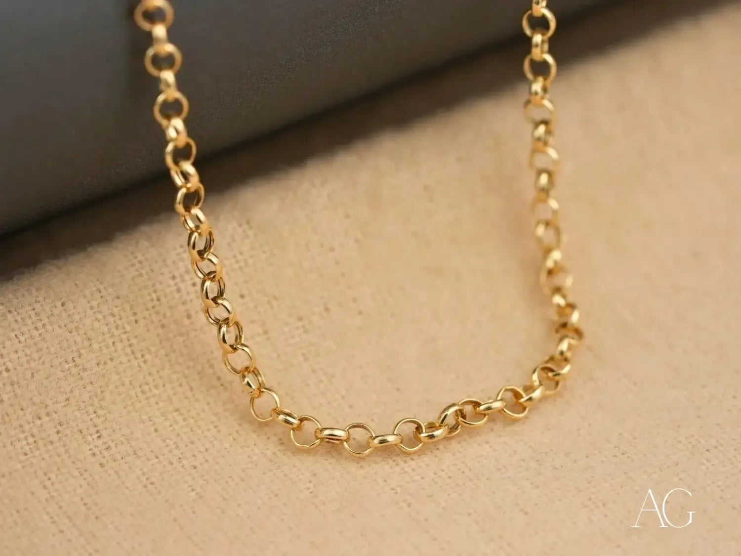 18K Gold Rolo Chain – 2.7mm Classic Round-Link Design