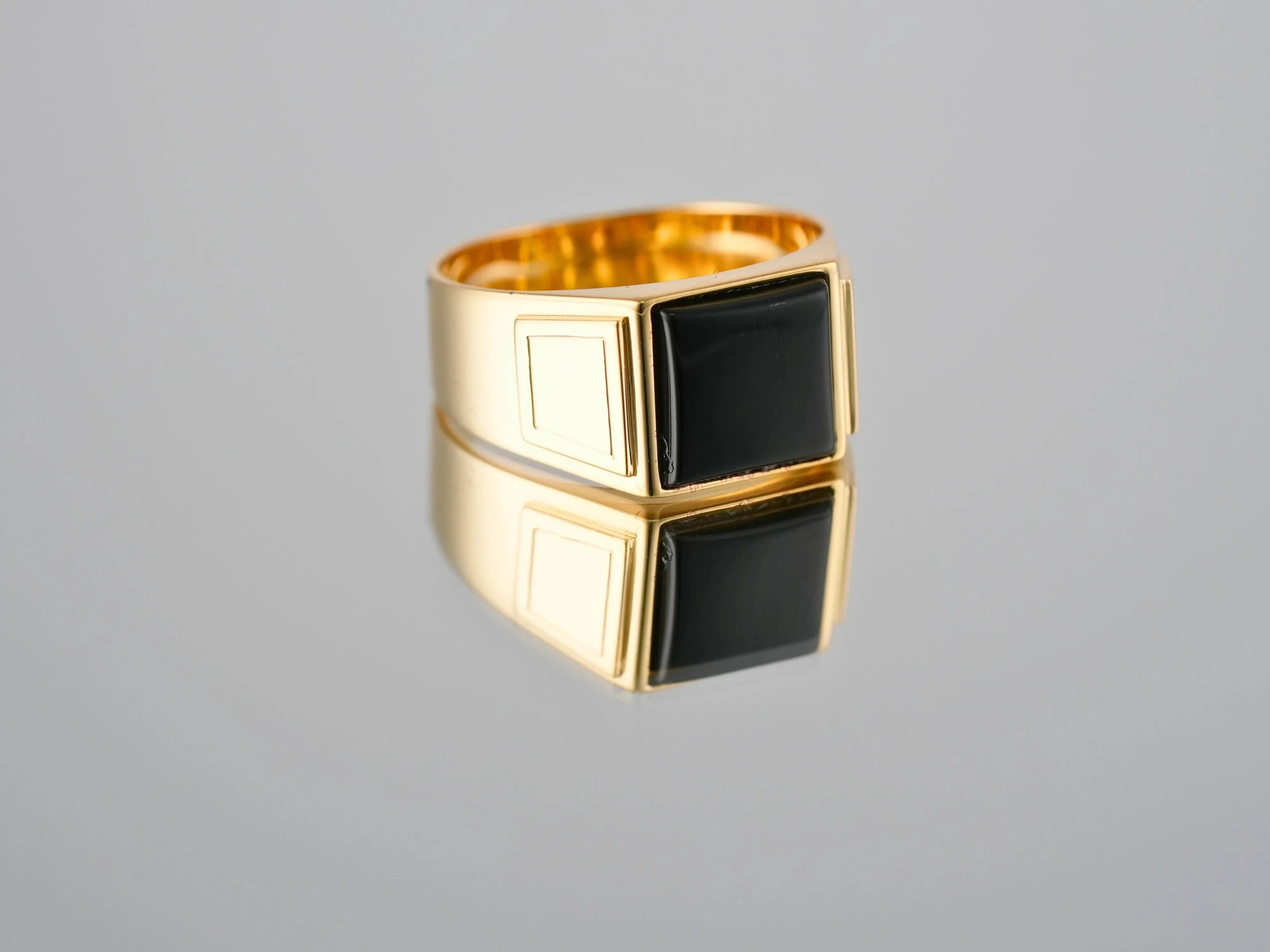 Dominus Ring – Men’s 18K Gold Signet with Sculpted Black Onyx gemstone