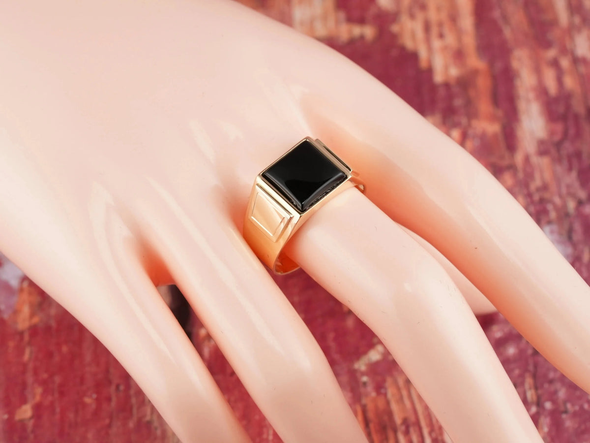 Men’s 18K Gold Dominus Ring with Sculpted Black Onyx