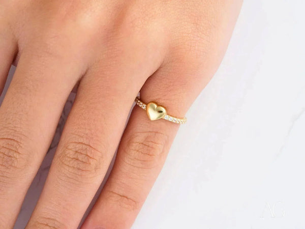 18k yellow gold CZ heart ring with pavé diamonds, luxurious art gold