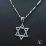 Elegant 18k white gold Star of David pendant with CZ and chain