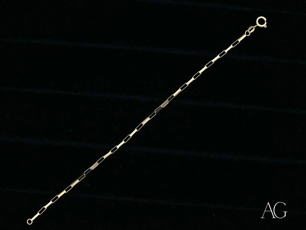 Elegant solid 18k gold brick link bracelet with spring ring lock