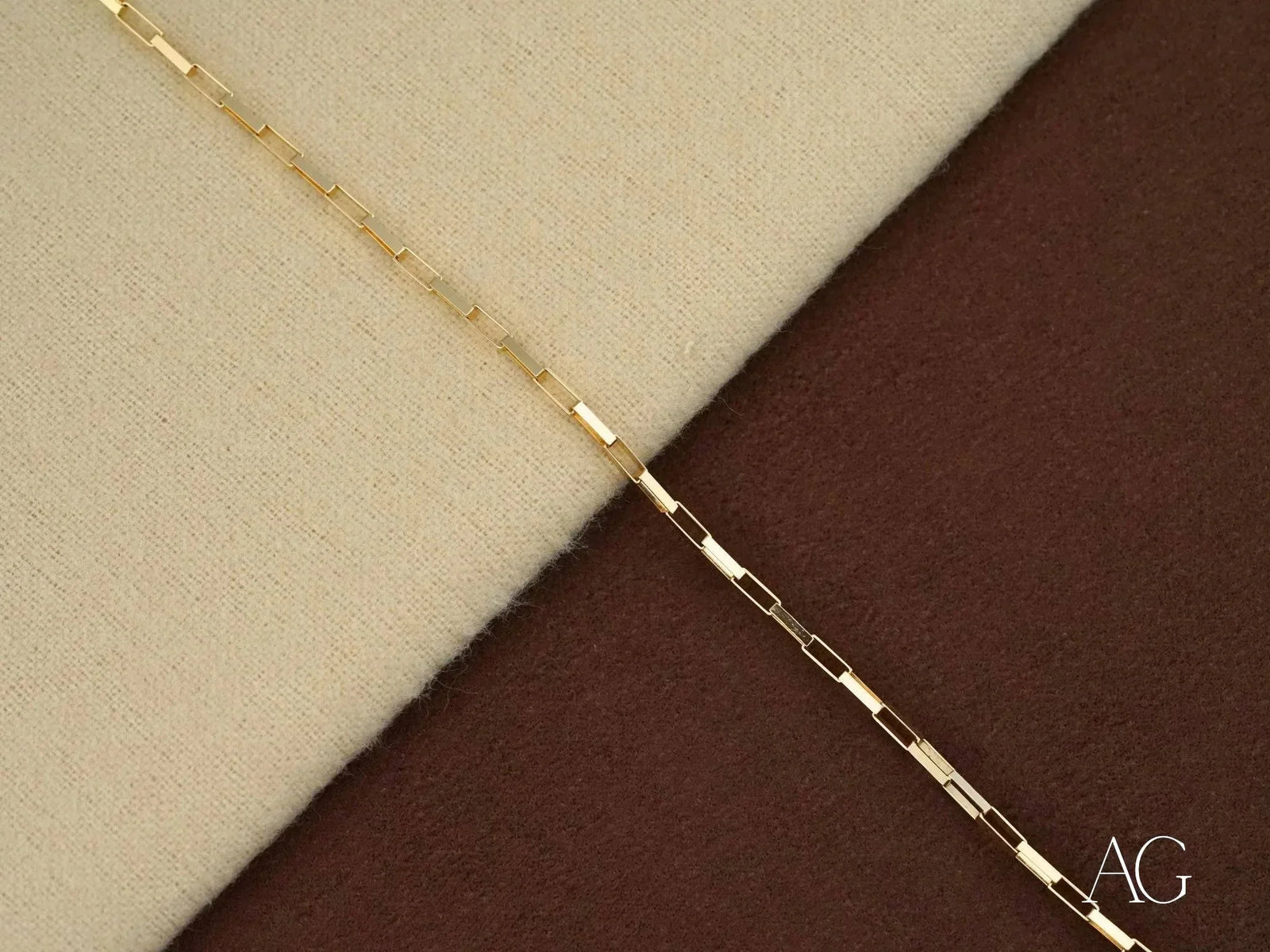 Elegant solid 18k gold brick link bracelet with spring ring lock