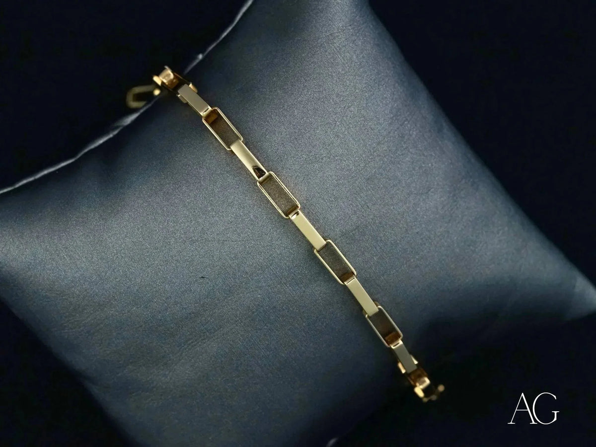 Elegant solid 18k gold kids bracelet with brick link design