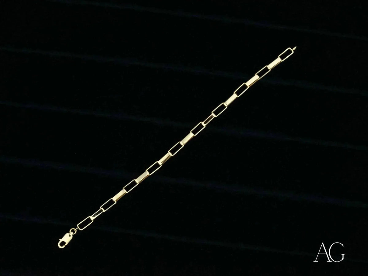 Elegant solid 18k gold kids bracelet with lobster lock and brick link design