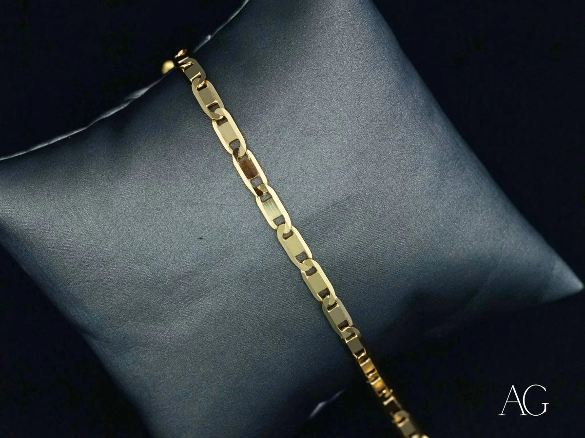 Elegant solid 18k gold piastrine link bracelet with rectangular links