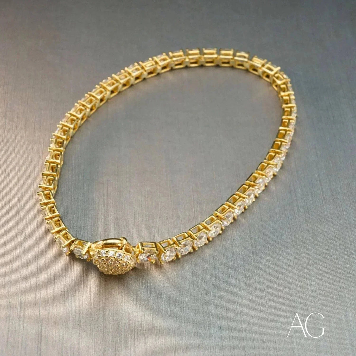 Elegant gold tennis bracelet with brilliant-cut diamonds, Greater Boston area
