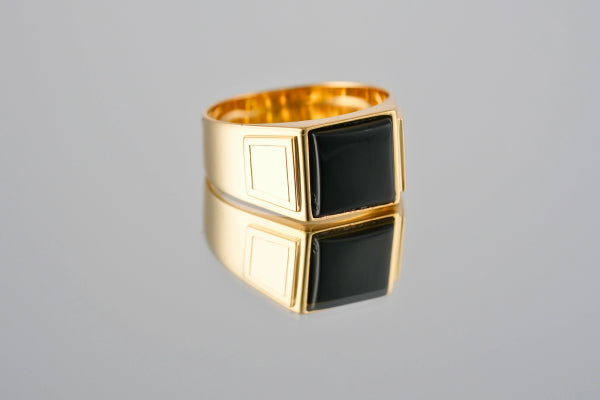 Dominus Ring – Men’s 18K Gold Signet with Sculpted Black Onyx gemstone