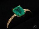Emerald Majesty 18K gold ring with radiant-cut emerald and pavé diamonds