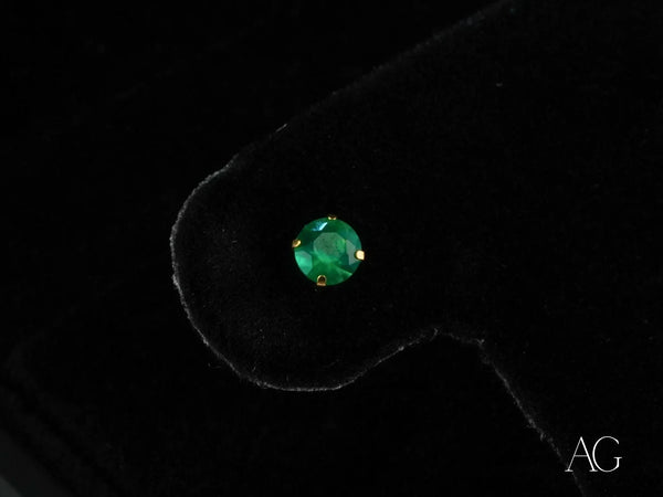 Emerald Radiance 18k gold green CZ stud earring with emerald gem