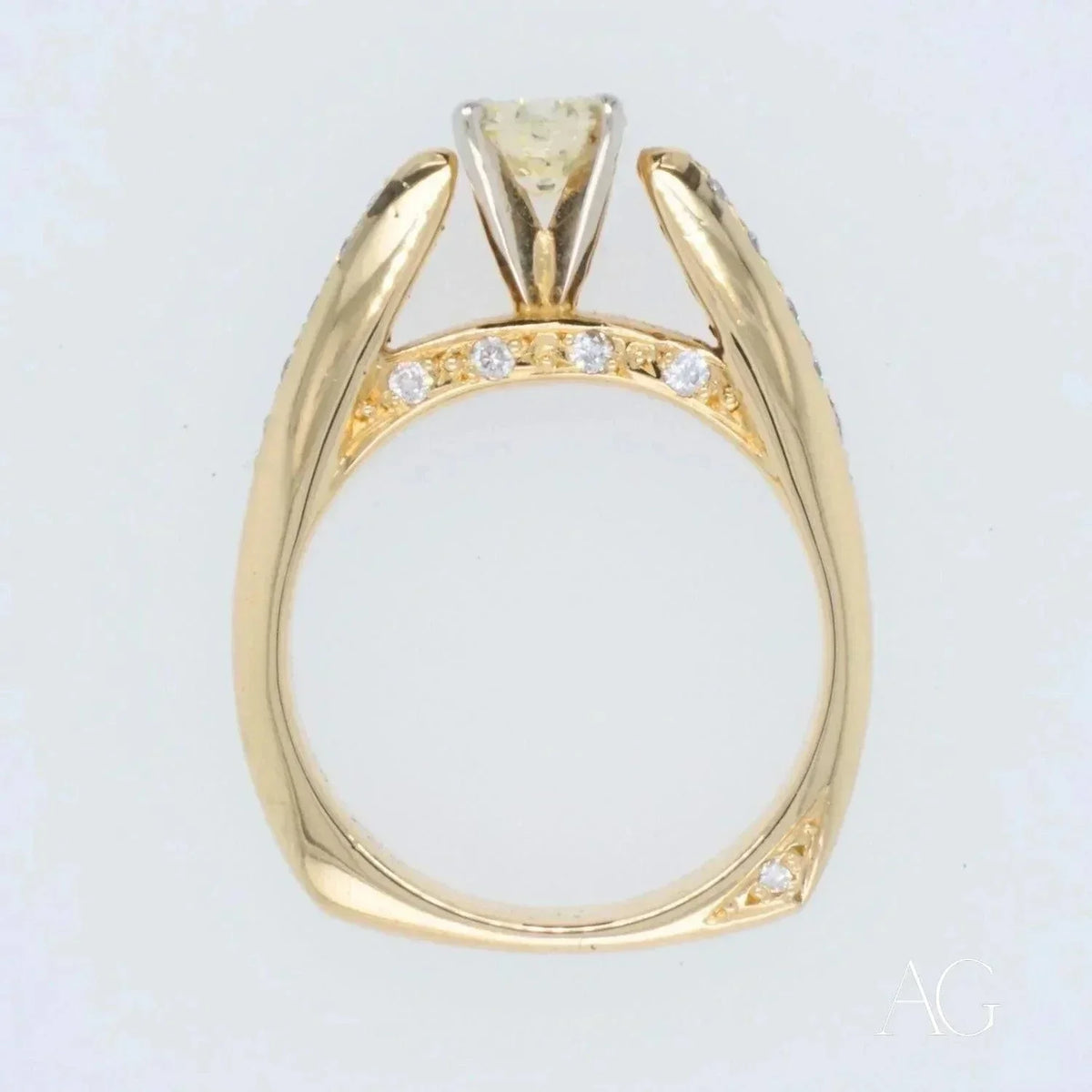 Eternal Love 18k art gold jewelry ring with 0.56ct radiant diamond