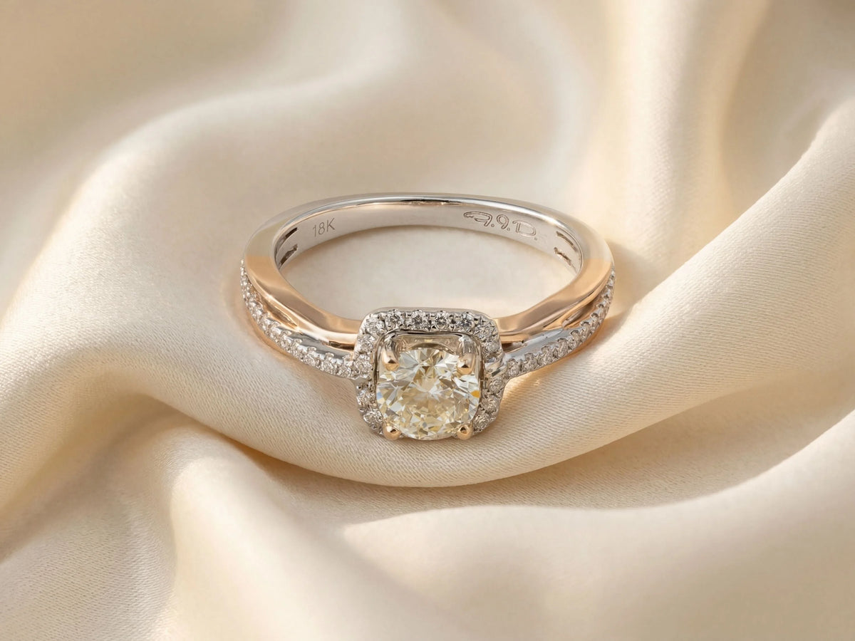 Eternal Promise 18k white gold ring with cushion-cut diamond halo