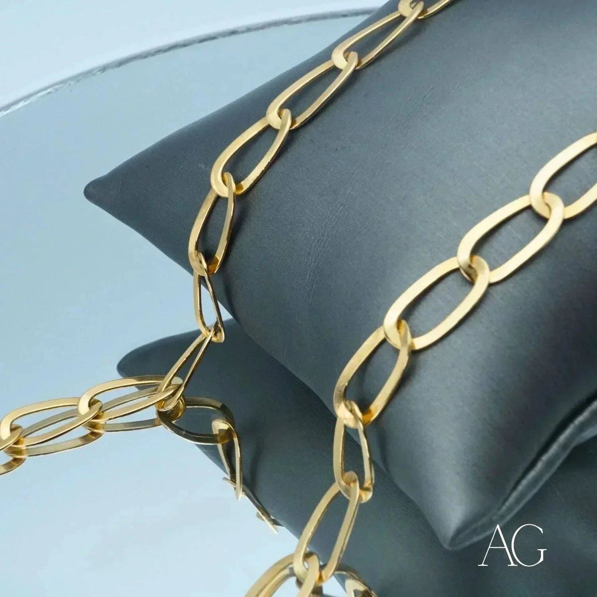 Exquisite Art Gold 18k gold chain with elongated oval links