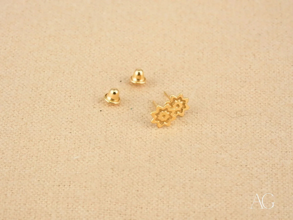 Floral Bloom 18K Gold Petite Stud Earrings with Screw-Back Closures