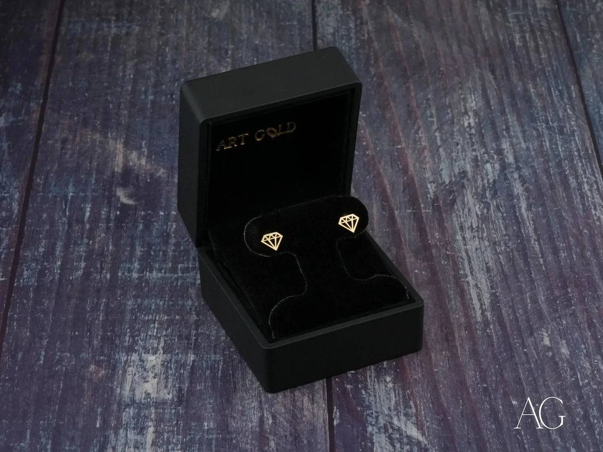 Geometric diamond earrings in certified 18k solid gold box