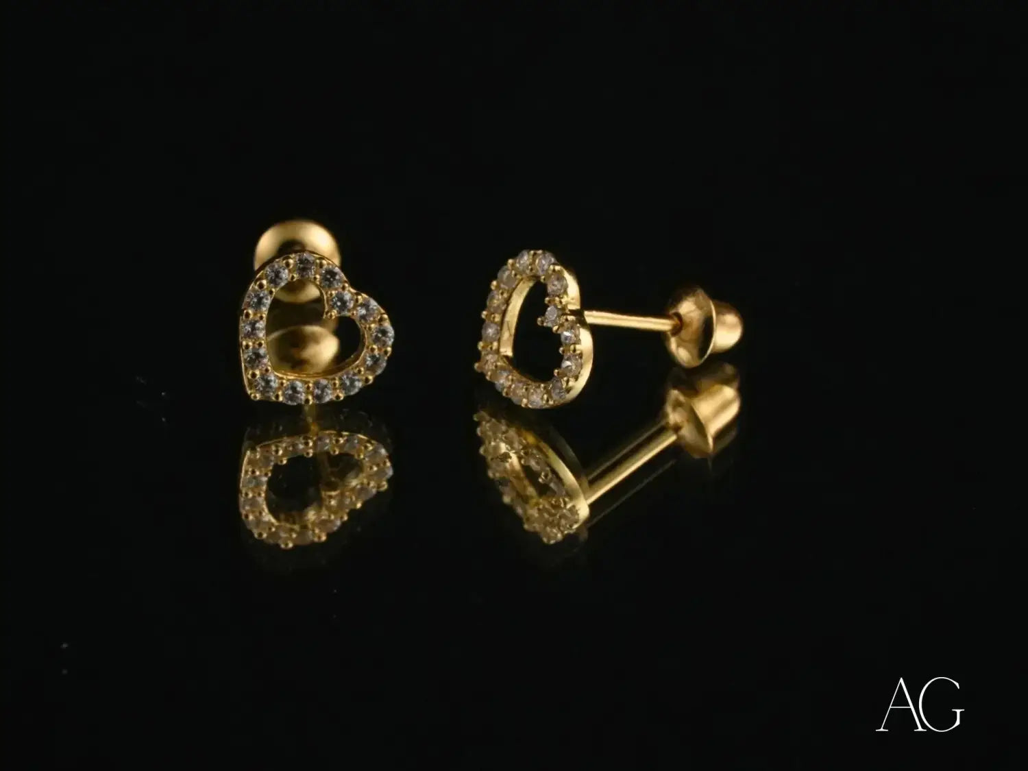 18k gold heart stud earrings with crystal halo, ancient art gold jewelry.