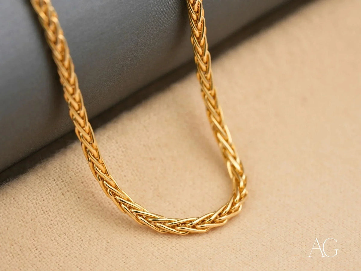 18k yellow gold Spiga chain necklace with lobster clasp