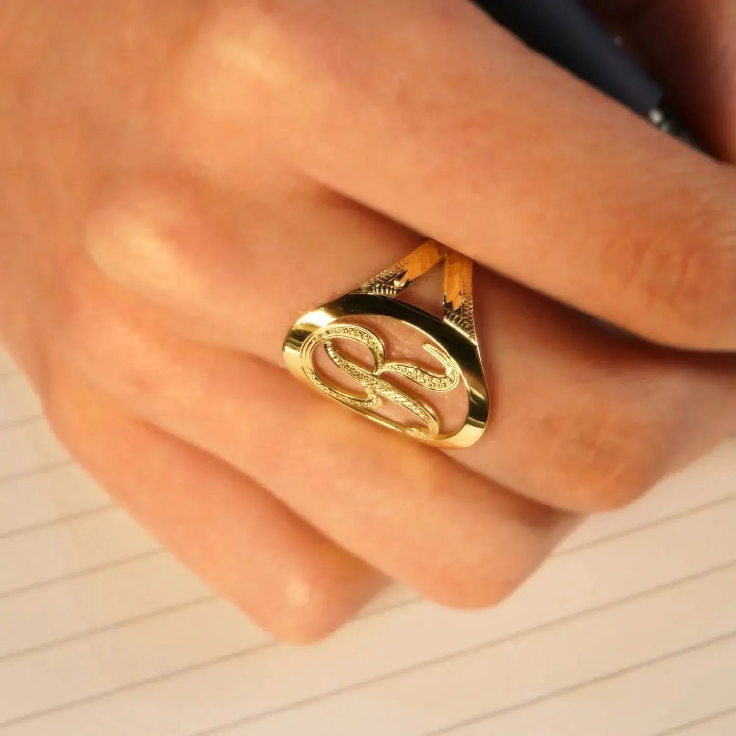 Elegant Personalized Initial Letter Ring