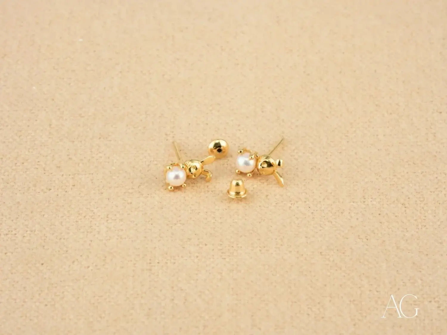 Stunning 18k gold bee stud earrings with pearls, Everett jewelry