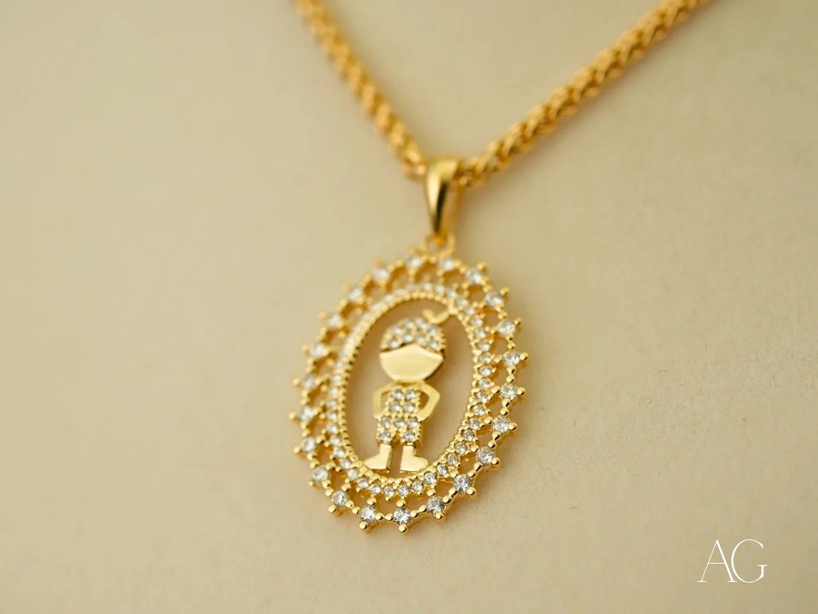18k Golden Charm Boy Pendant in Art Gold Jewelry with Diamond Outline
