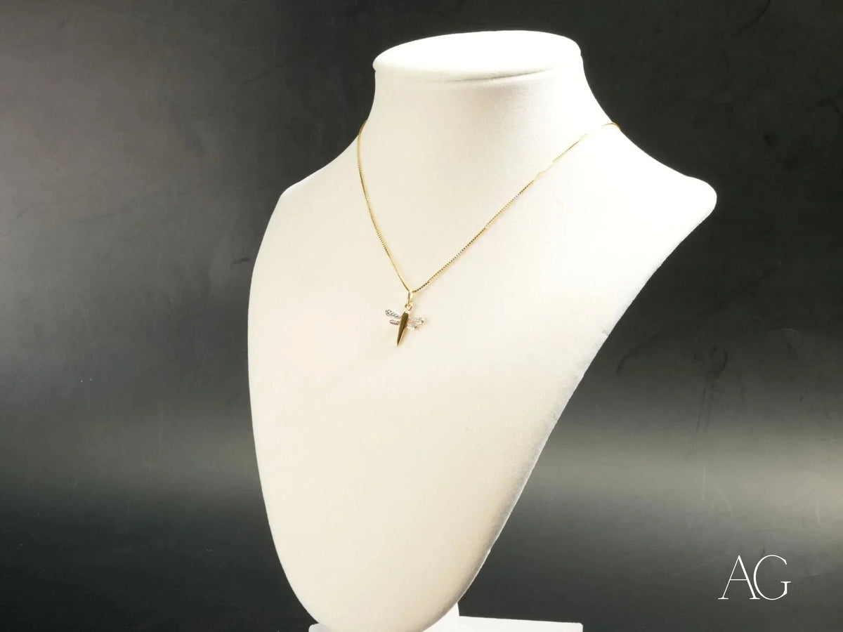 Golden dragonfly pendant in 18k gold with clear wings