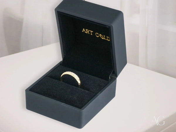 Golden Grace 18k Aparador Ring in open dark blue box